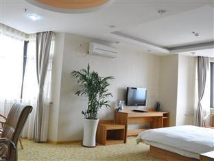 Super 8 Hotel Qingdao Railway Station Gui Zhou Road ภายนอก รูปภาพ