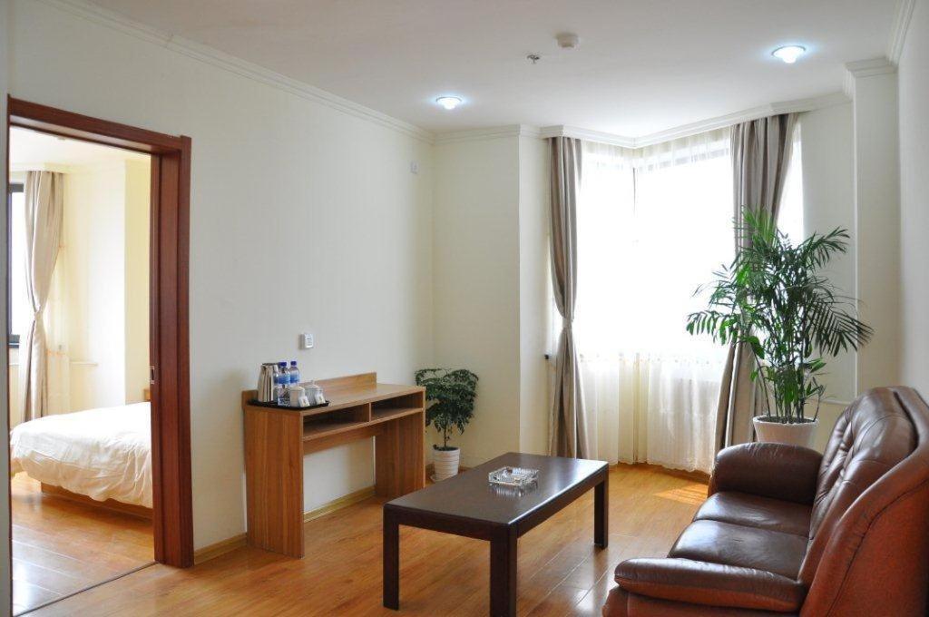Super 8 Hotel Qingdao Railway Station Gui Zhou Road ห้อง รูปภาพ
