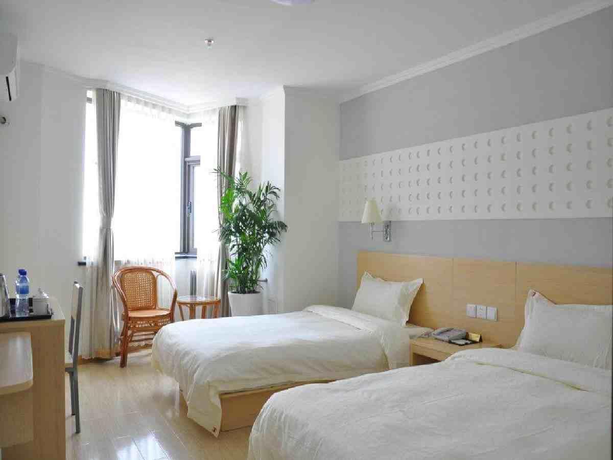 Super 8 Hotel Qingdao Railway Station Gui Zhou Road ภายนอก รูปภาพ