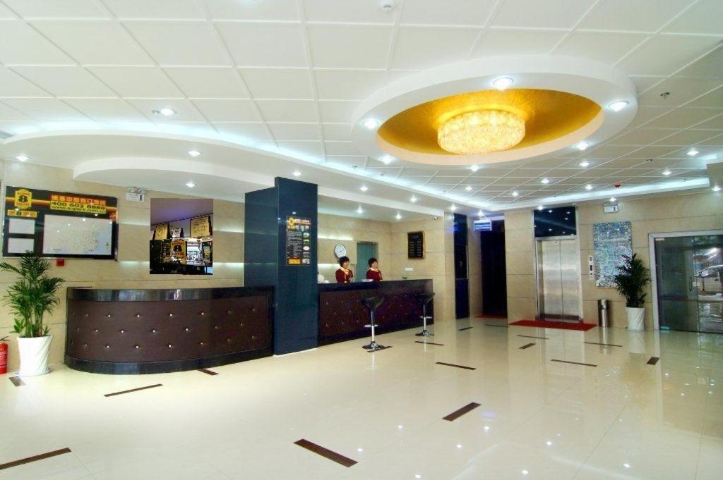 Super 8 Hotel Qingdao Railway Station Gui Zhou Road ภายนอก รูปภาพ